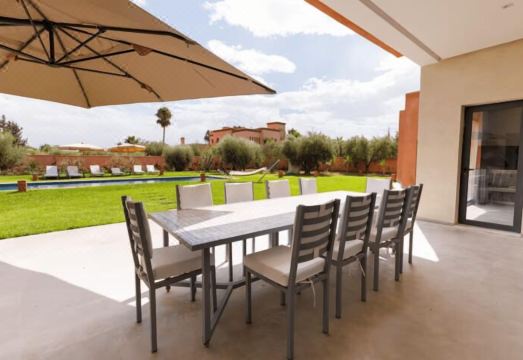 Villa Rosea Hotel Overview