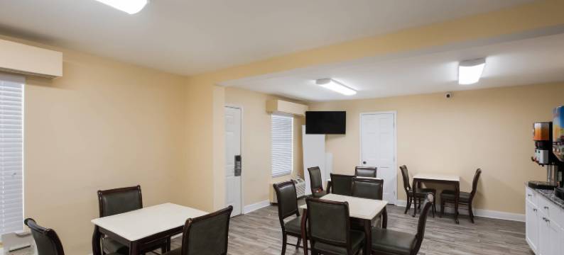 奥科尼湖附近凯艺套房酒店(Quality Inn & Suites Near Lake Oconee)图片