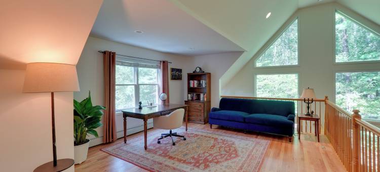 溪流浸泡和烤棉花糖：卡茨基尔宝石(Creek Dips & Smores: Catskills Gem)图片