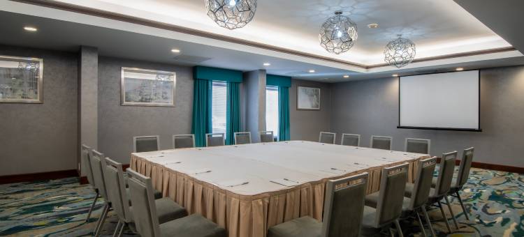 希尔顿欢朋酒店-华德福(Hampton Inn Waldorf)图片