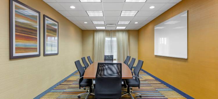 舒适套房酒店阿克伦南(Comfort Inn & Suites Akron South)图片