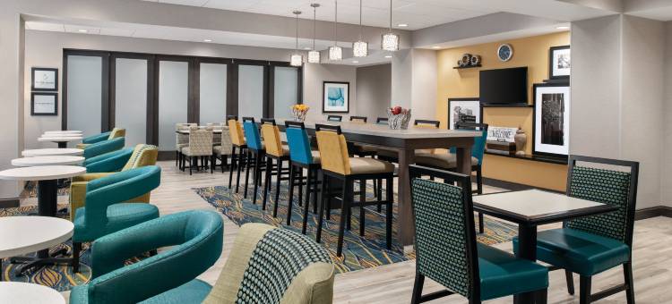 香槟西南希尔顿欢朋酒店(Hampton Inn by Hilton Champaign Southwest)图片