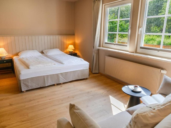 科尔尼茨湖景酒店