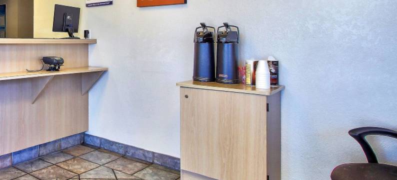 位于Mariposa Road的Motel 6 诺加利斯, AZ(Motel 6 Nogales, AZ - Mariposa Road)图片