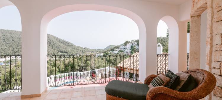 Villa in Cala Llonga near Beach & Ferry Port图片