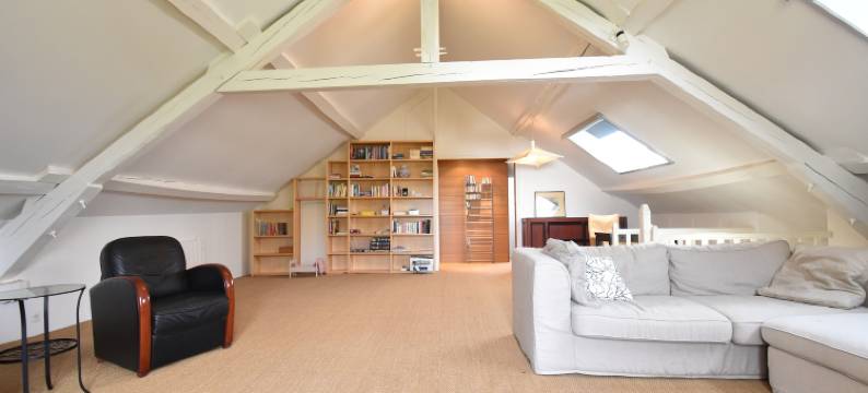 Mansion in Charrin by Loire with Pool图片