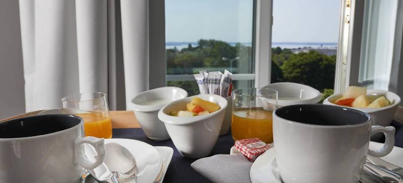 美居布雷斯特中心 LES VOYAGEURS 酒店(Hôtel Mercure Brest Centre les Voyageurs)图片