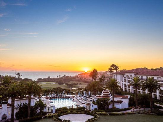 阿斯托里亚华道夫莫娜珂海滩度假村及俱乐部