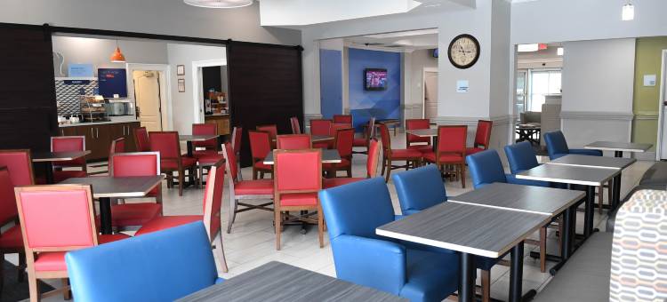 智选假日套房酒店弗多斯塔西 - MALL区(Holiday Inn Express & Suites VALDOSTA WEST - MALL AREA by IHG)图片