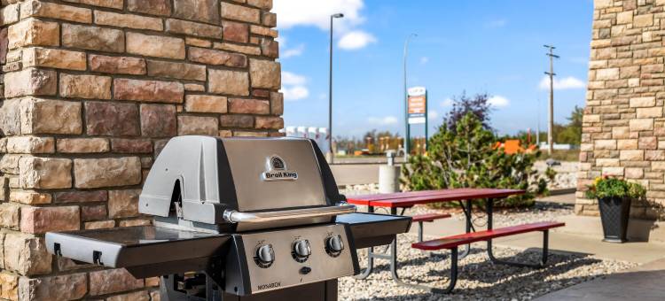 拉克拉比什华美达酒店(Ramada by Wyndham Lac la Biche)图片