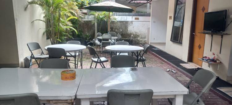 Capital O 93872 Natura宾馆伊斯兰教近普禾加多市中心广场(Capital O 93872 Natura Guest House Syariah Near Alun Alun Kota Purwokerto)图片