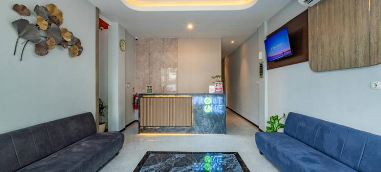 Front One Budget Hotel Tirtonadi Solo图片