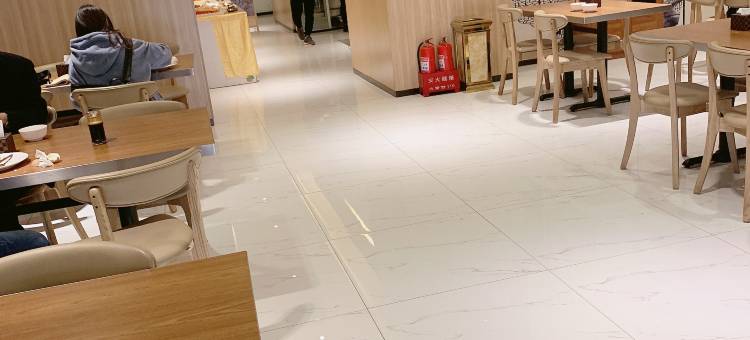 H酒店(太原迎泽大桥理工大学地铁站店)图片