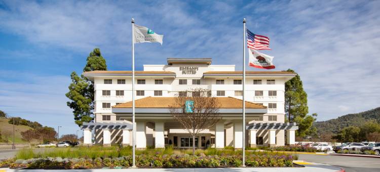 圣拉斐尔马林县希尔顿安泊酒店(Embassy Suites by Hilton San Rafael Marin County)图片