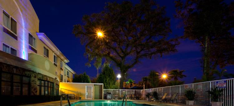 智选假日套房酒店杰克逊 - 布朗特岛(Holiday Inn Express & Suites Jacksonville - Blount Island)图片