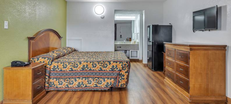 恩波里亚4简少套房公寓(Studios and Suites 4 Less Emporia)图片