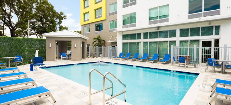 迈阿密多拉智选假日酒店(Holiday Inn Express & Suites DORAL - MIAMI by IHG)图片