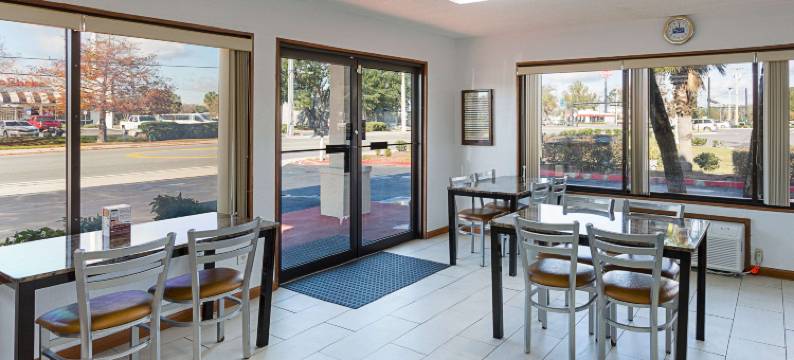 湖市I-75罗德威酒店(Rodeway Inn Lake City I-75)图片