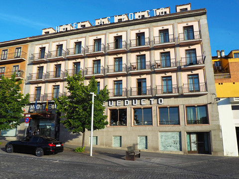 ELE阿库厄杜克托大酒店