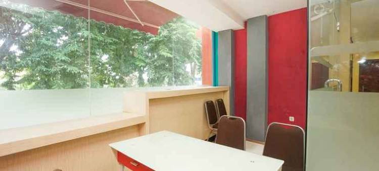RedDoorz Near Tunjungan Plaza图片