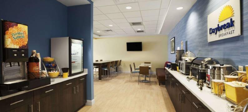 北阿尔图纳的舒眠套房酒店(Sleep Inn & Suites Altoona North)图片