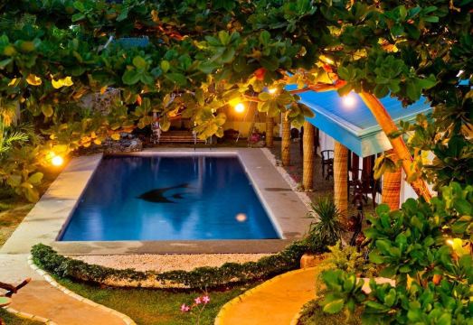 Floral Villarosa Hotel Overview