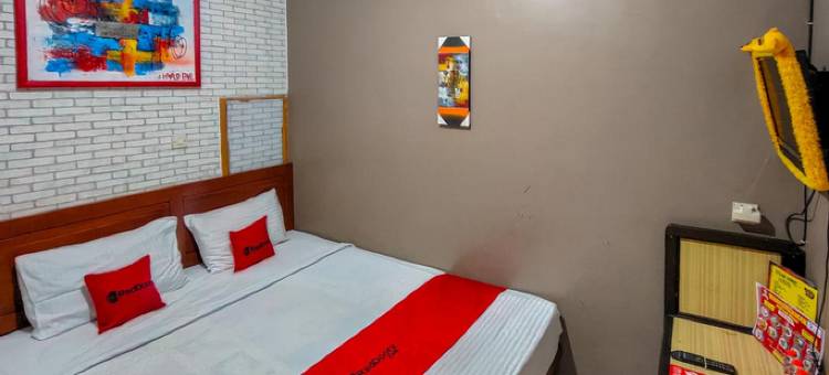 红多兹酒店@奥罗奥罗翁博巴图(RedDoorz at Oro Oro Ombo Batu)图片