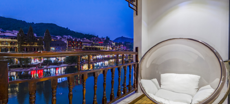 凤凰一舍花开轻奢江景民宿(凤凰古城店)图片