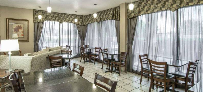 米尔钱特车道凯艺酒店(Quality Inn Merchants Drive)图片