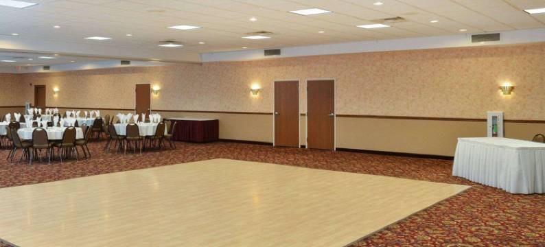 麦迪逊堡凯艺套房酒店 - 近 61 号公路(Quality Inn & Suites Fort Madison Near Hwy 61)图片