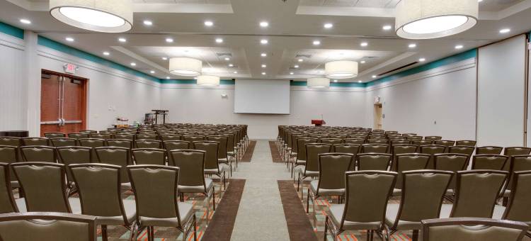 夏洛特阿罗伍德德鲁里套房酒店(Drury Inn & Suites Charlotte Arrowood)图片