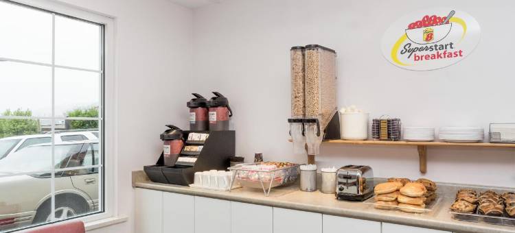 乡村湖-温菲尔德地区速8酒店(Super 8 by Wyndham Lake Country/Winfield Area)图片