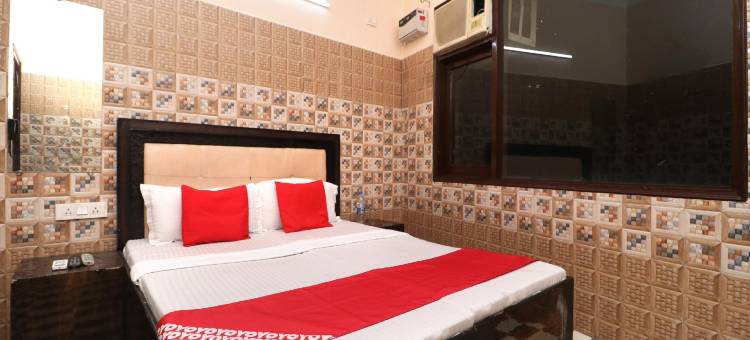 OYO 35497 卡波尔住宅酒店(OYO 35497 Hotel Kapoor Residency)图片