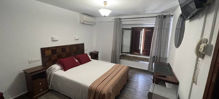 霍斯佩德里亚科隆安提哥拉酒店(Hostal Colon Antequera)图片