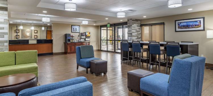 伯明翰霍姆伍德舒适酒店(Comfort Inn Birmingham Homewood)图片