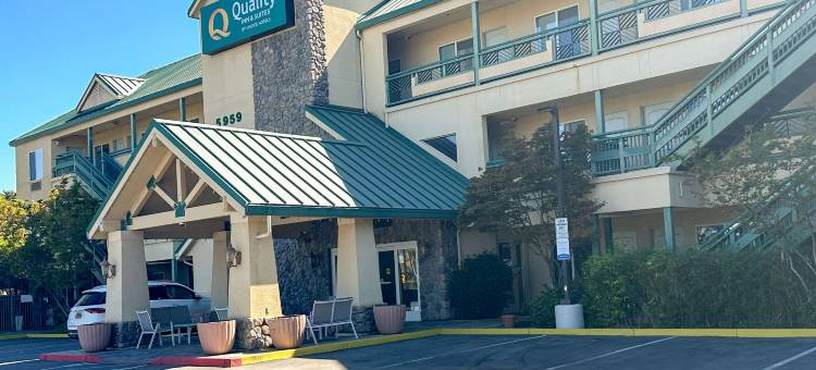 利弗莫尔葡萄酒乡村品质酒店套房(Quality Inn & Suites Livermore Wine Country)图片