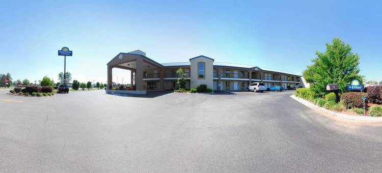 派恩布拉夫戴斯套房酒店(Days Inn & Suites by Wyndham Pine Bluff)图片