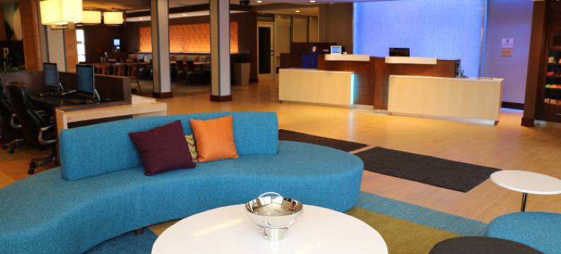 鲍灵格林万枫酒店及套房(Fairfield Inn & Suites Bowling Green)图片