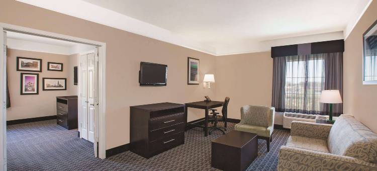 博蒙特西拉昆塔温德姆套房酒店(La Quinta Inn & Suites by Wyndham Beaumont West)图片