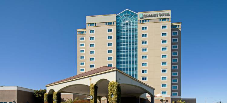 蒙特雷湾海滨希尔顿大使套房酒店(Embassy Suites by Hilton Monterey Bay Seaside)图片