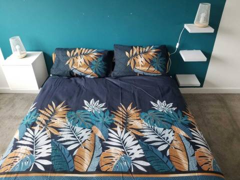 Charming, spacious apartment close to shops with heated terrace