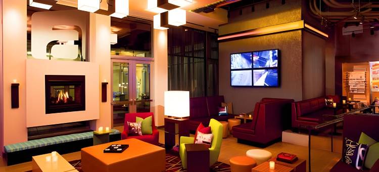 雅乐轩珊瑚山墙酒店(Aloft Coral Gables)图片