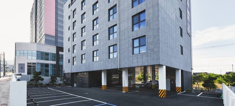The Land Hotel Hayang Branch图片