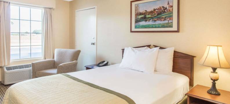 邓恩呗盟套房酒店(Baymont by Wyndham Dunn)图片