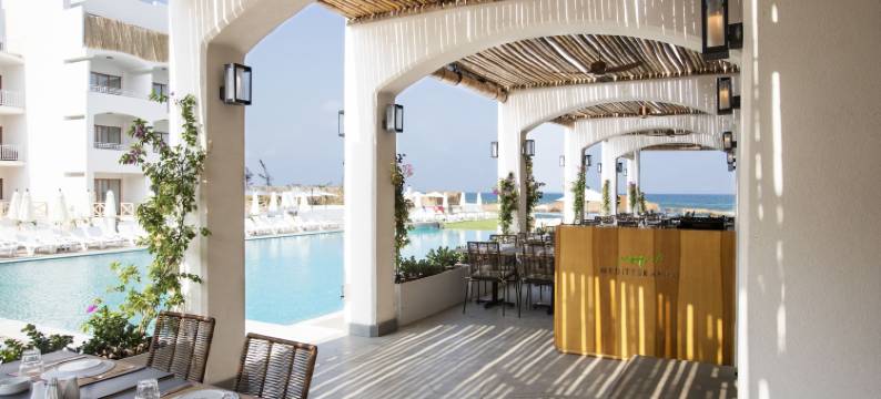 拉西埃斯特海滩度假村(La Siesta Hotel & Beach Resort)图片