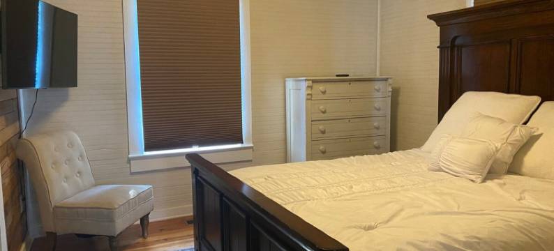 弗兰克·霍华德111农舍(Frank Howard 111 Farmhouse)图片