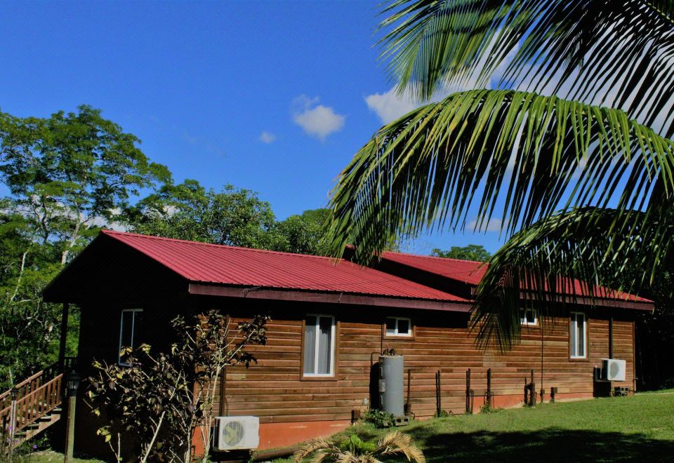 The Log Cab-Inn Hotel Overview
