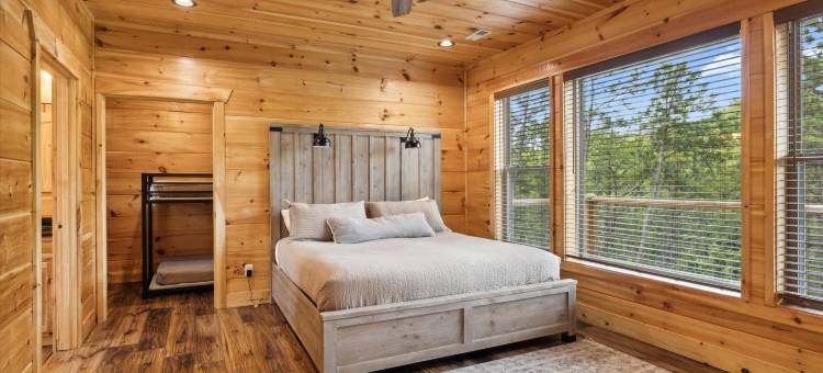 Indoor Pool and Hot Tub Oasis - Spacious Mountain Retreat图片