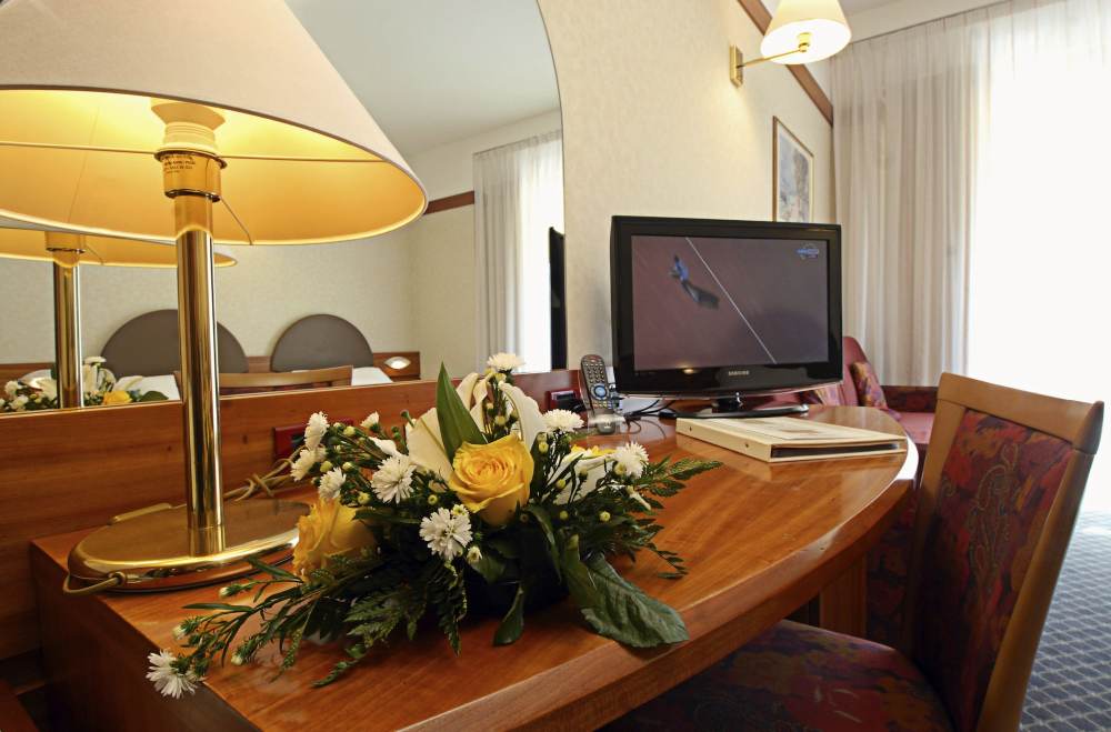 Hotel Sportsman Over view