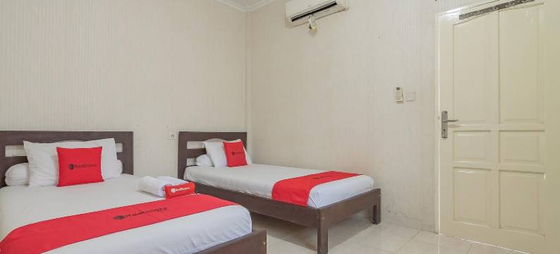 红多兹伊斯兰酒店-近巴图安帕巴士站2号(RedDoorz Syariah Near Terminal Batu Ampar 2)图片